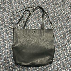 Unbranded Preloved black tote bag/crossbody with magnetic closure